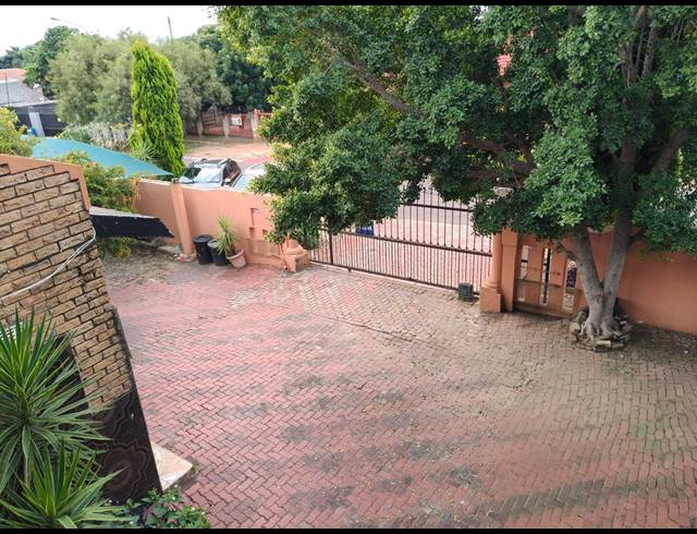 980M² BED & BREAKFAST FOR SALE IN HEUWELSIG